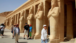 قطاع السياحة في مصر تتضاعف إيراداته خلال 10 سنوات وتقدم بـ22 مركز عالمي